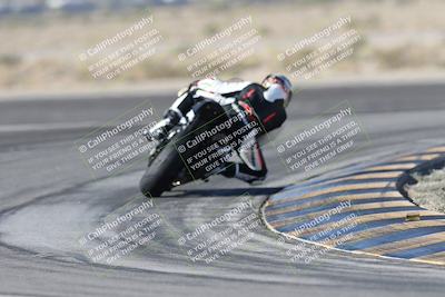 media/Dec-01-2025-Moto Forza (Mon) [[2daa91e15f]]/1-Advanced Group/Session 2 Turn 11 Backside/